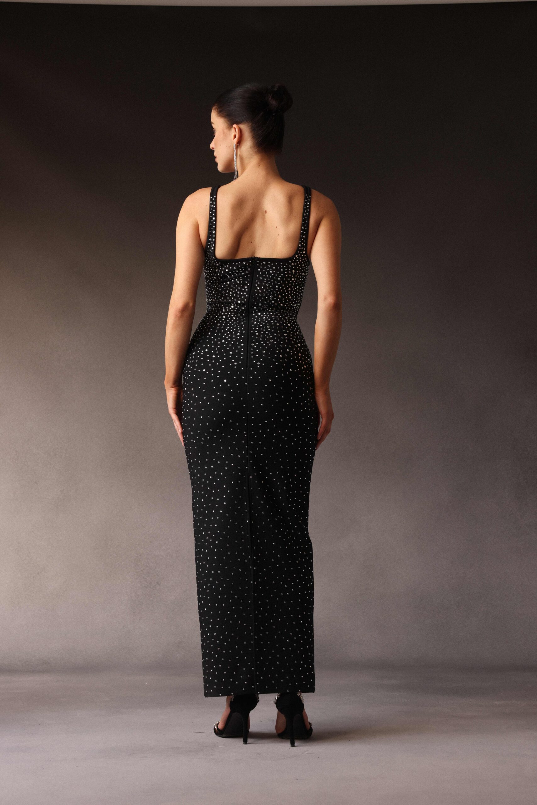 Rochie Valeria lungă neagră cu bretele subțiri și aplicații strălucitoare, elegantă de seară - imagine 4
